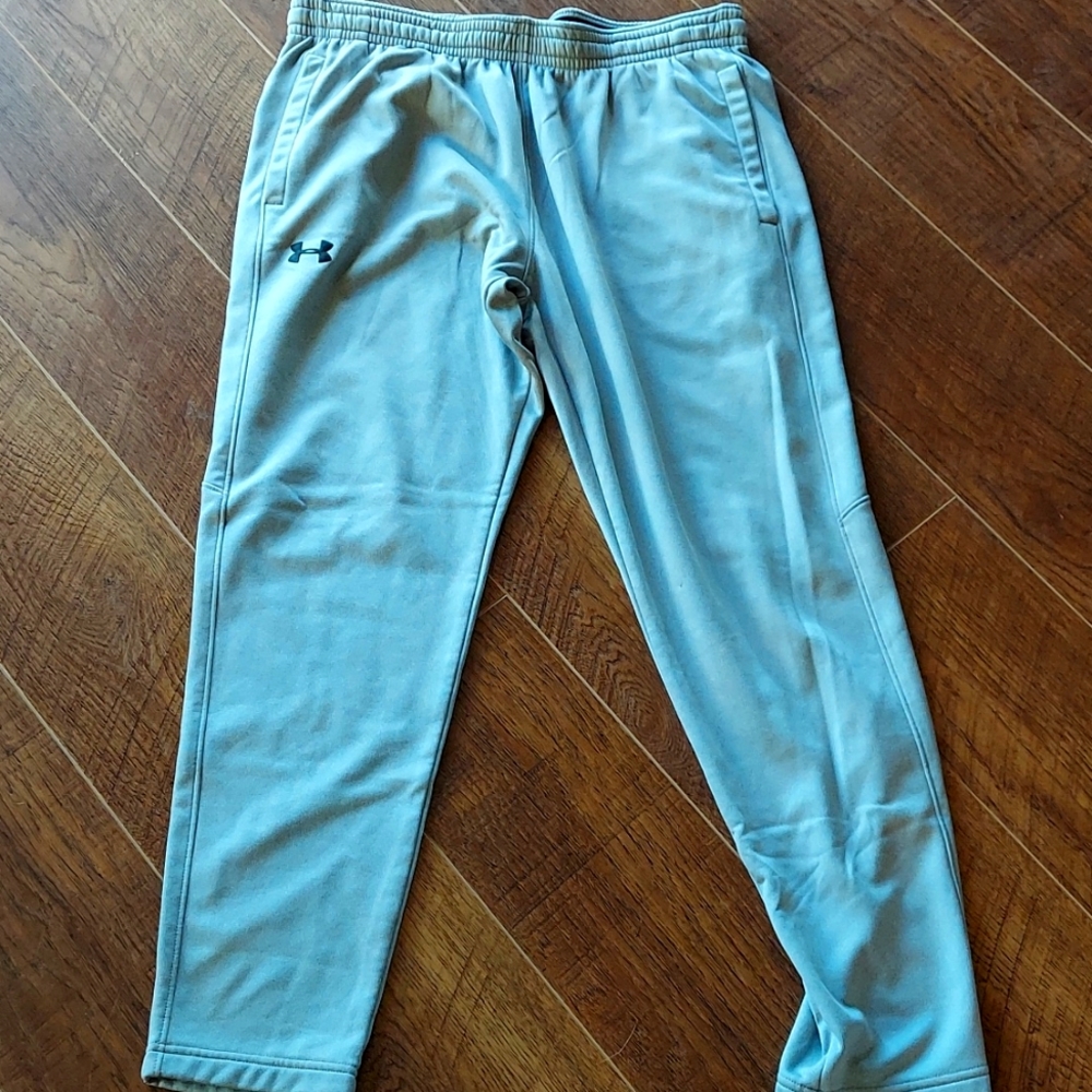 Under Armour Men's XL Loose fit Cold Gear sweatpants